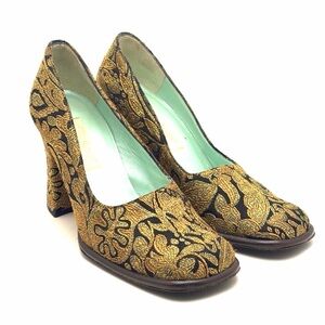 Rare Vintage d’Rossana couture embroidered Black Gold Heels 33/4”
